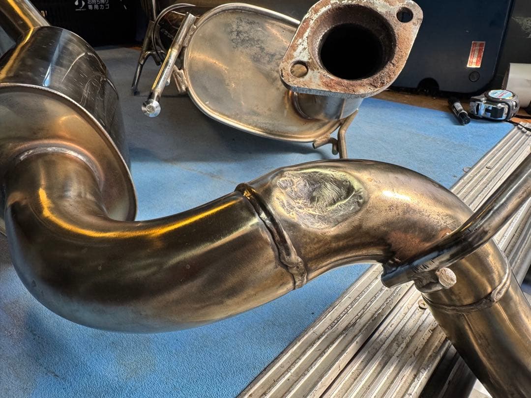 HKS TRAVOIS 200系　ハイエース　マフラー　ガソリン　標準　ナロー