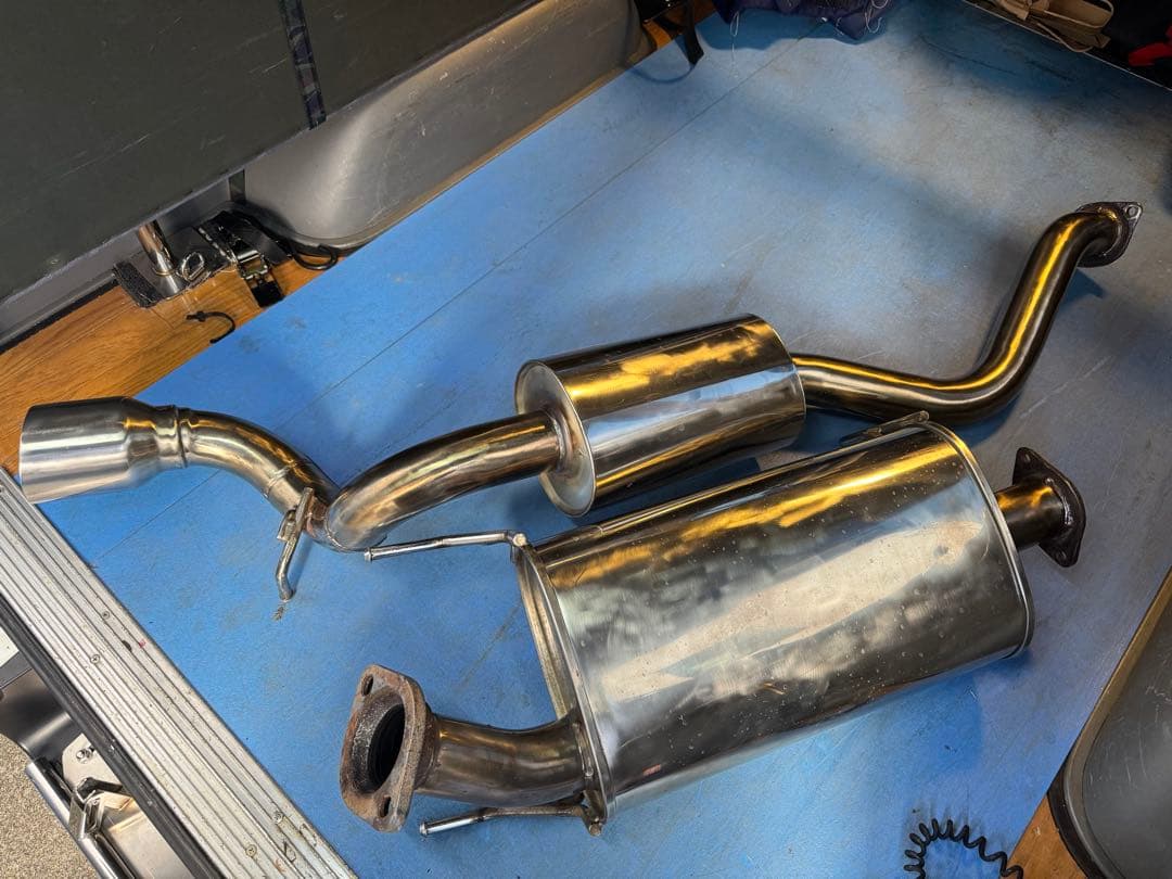 HKS TRAVOIS 200系　ハイエース　マフラー　ガソリン　標準　ナロー