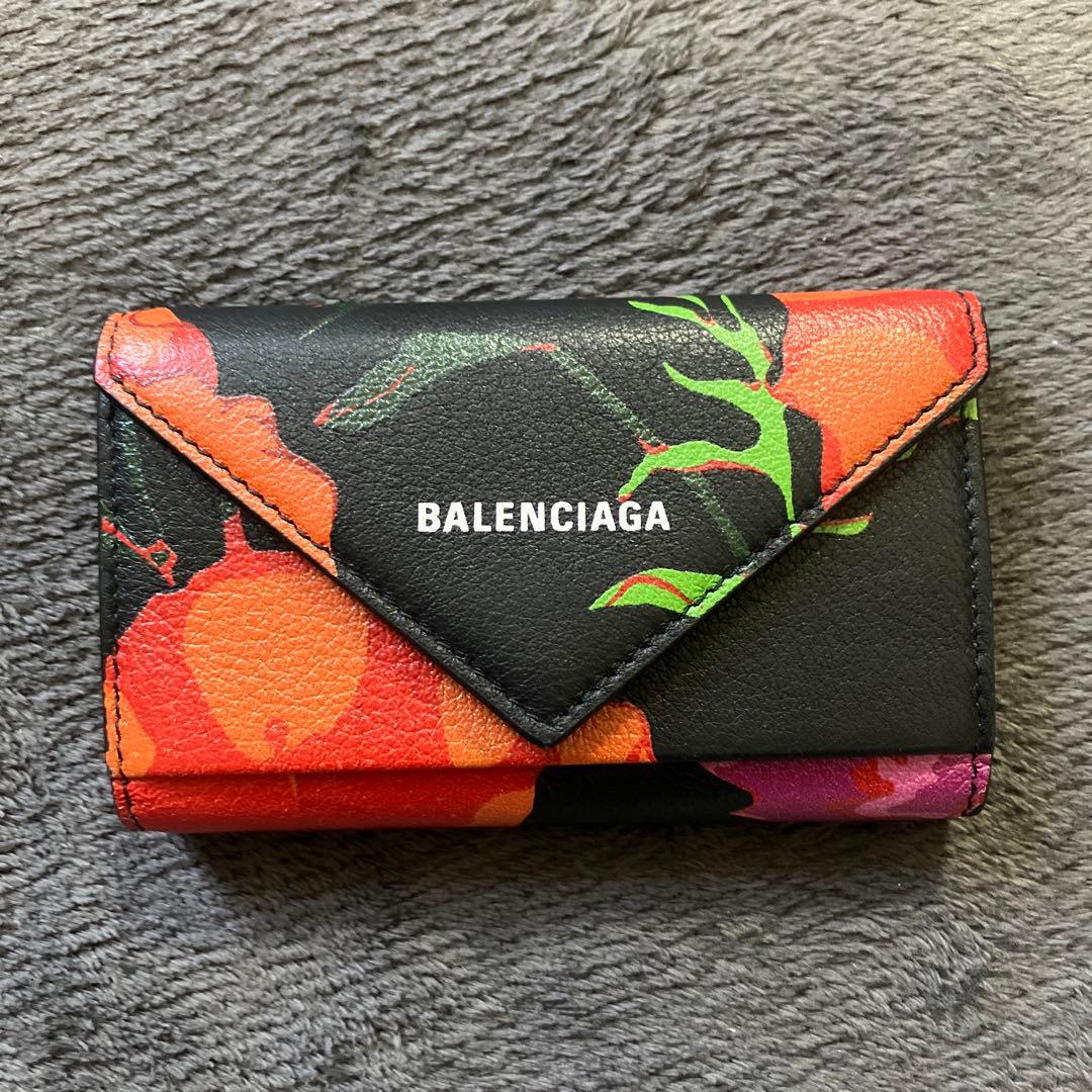 バレンシアガ　キーケース　キーホルダー　ストラップ　財布　花柄　植物