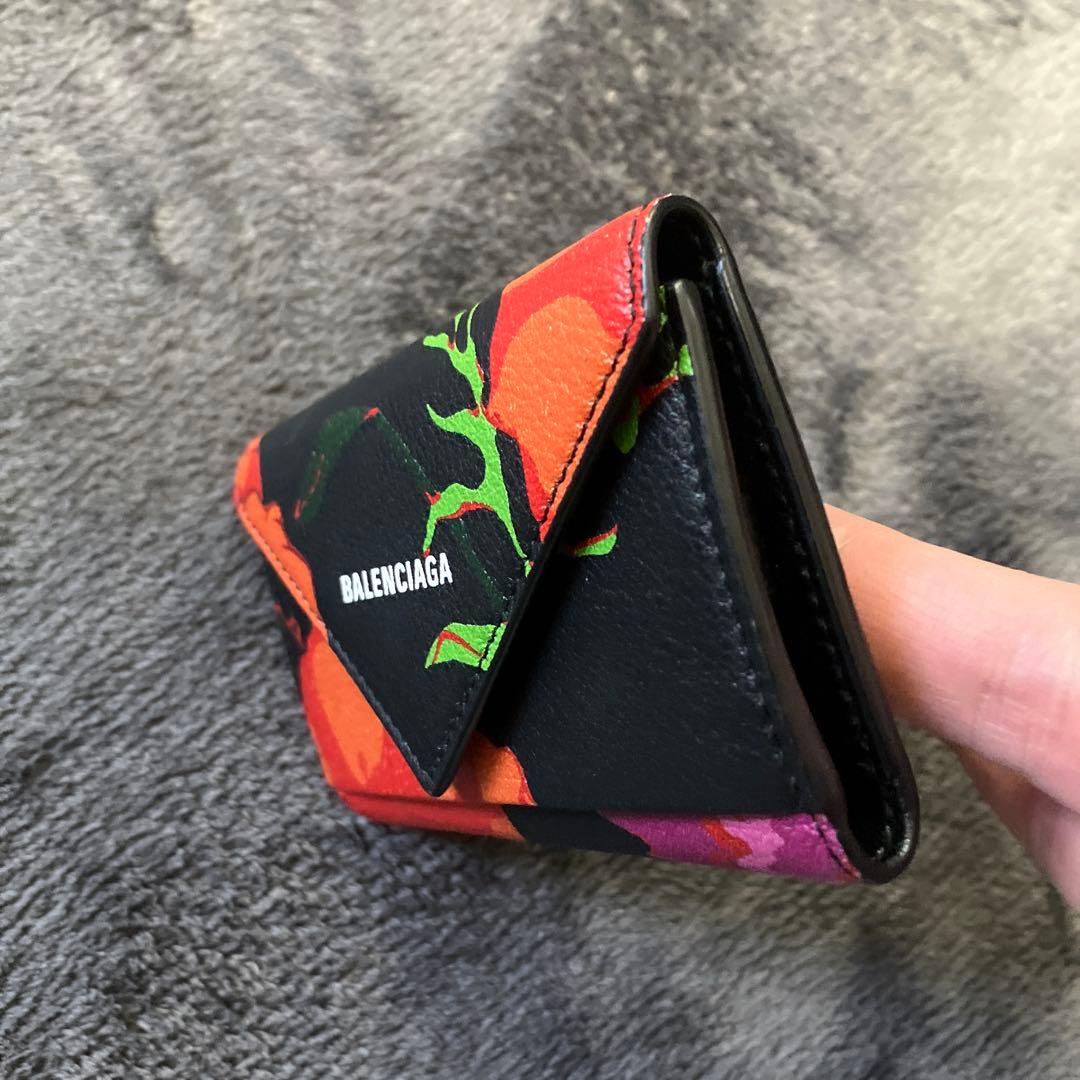 バレンシアガ　キーケース　キーホルダー　ストラップ　財布　花柄　植物