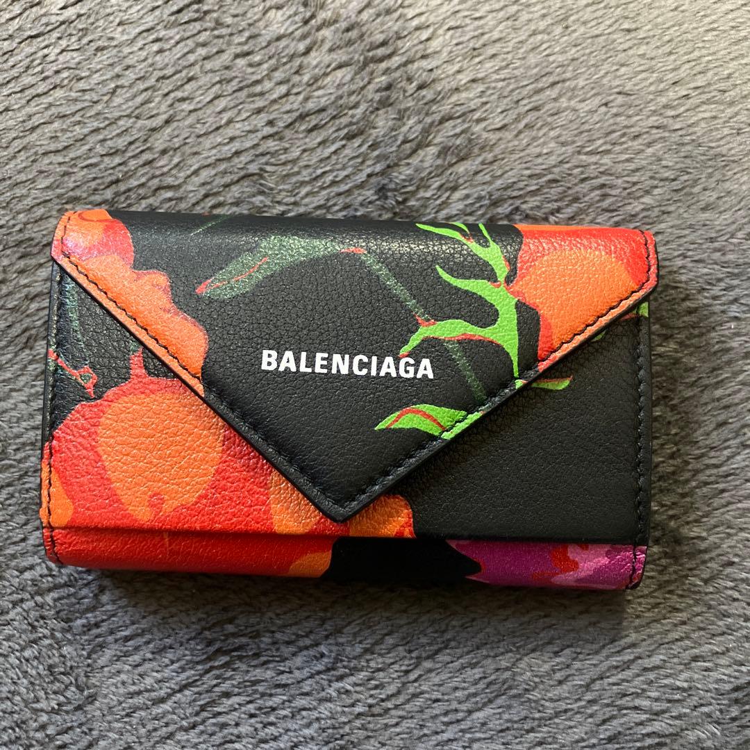 バレンシアガ　キーケース　キーホルダー　ストラップ　財布　花柄　植物