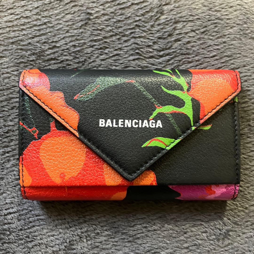 バレンシアガ　キーケース　キーホルダー　ストラップ　財布　花柄　植物