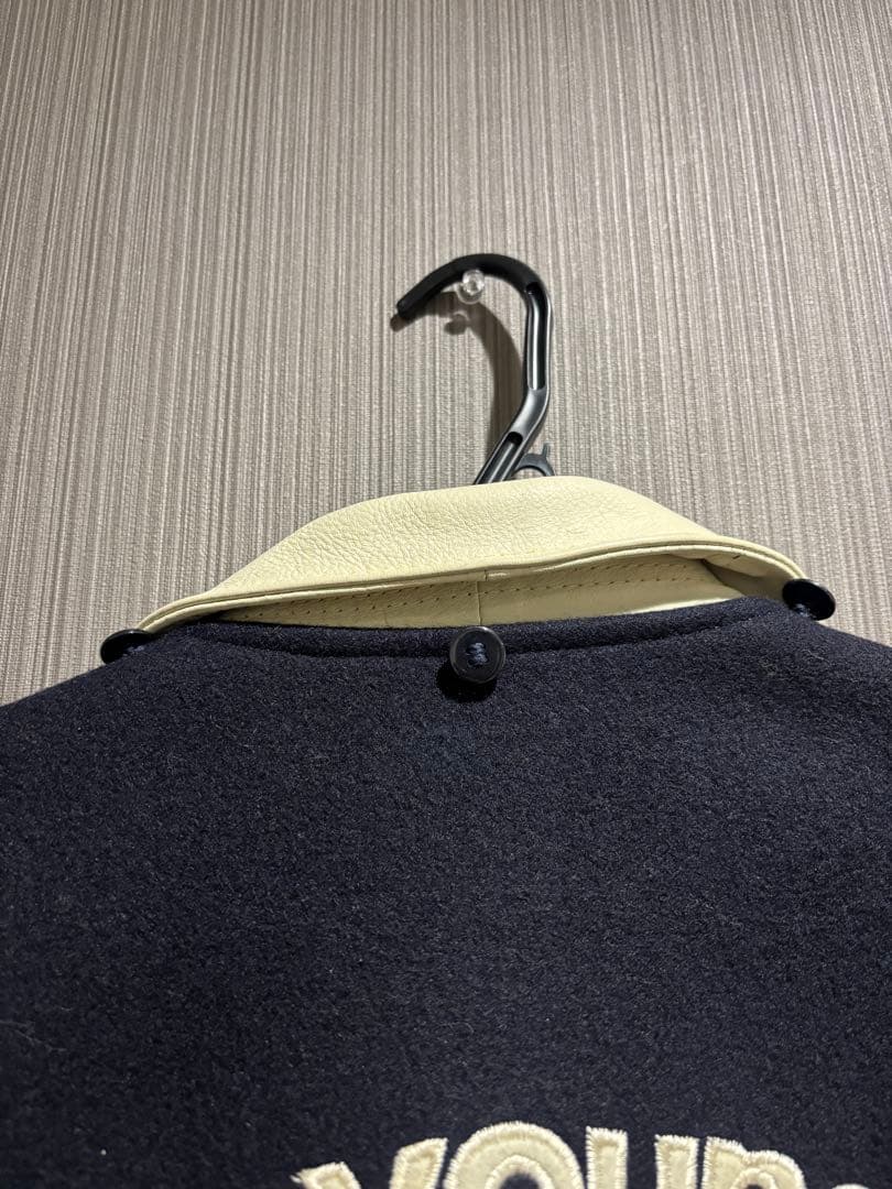 VAN スタジャン ネイビー/アイボリー