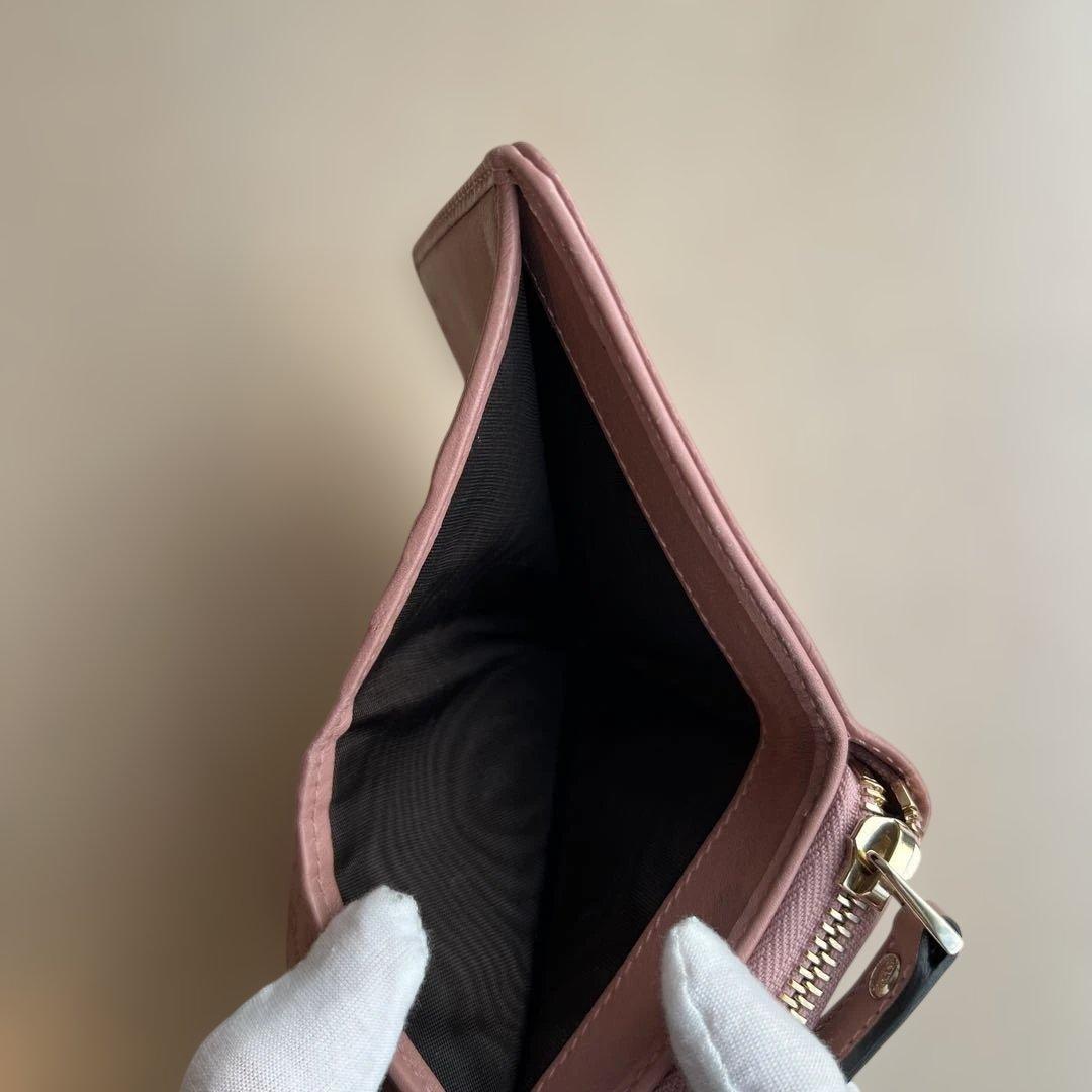 最終価格・GUCCIレザー 二つ折り財布モーブピンク色GGロゴ入り新品未使用美品