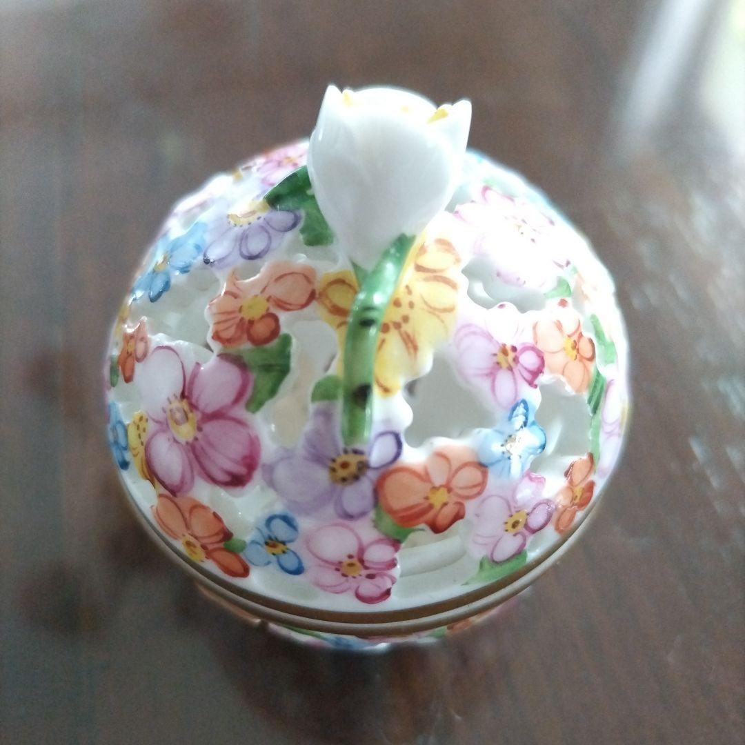 ヘレンド　HEREND　花柄透かし彫り陶器ボックス　ボンボニエール