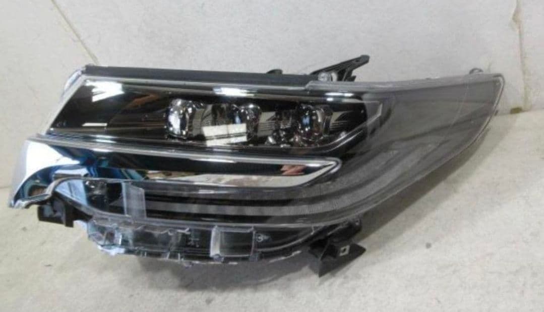 ３０後期 アルファード ３眼 LEDヘッドライト左　（ハ）