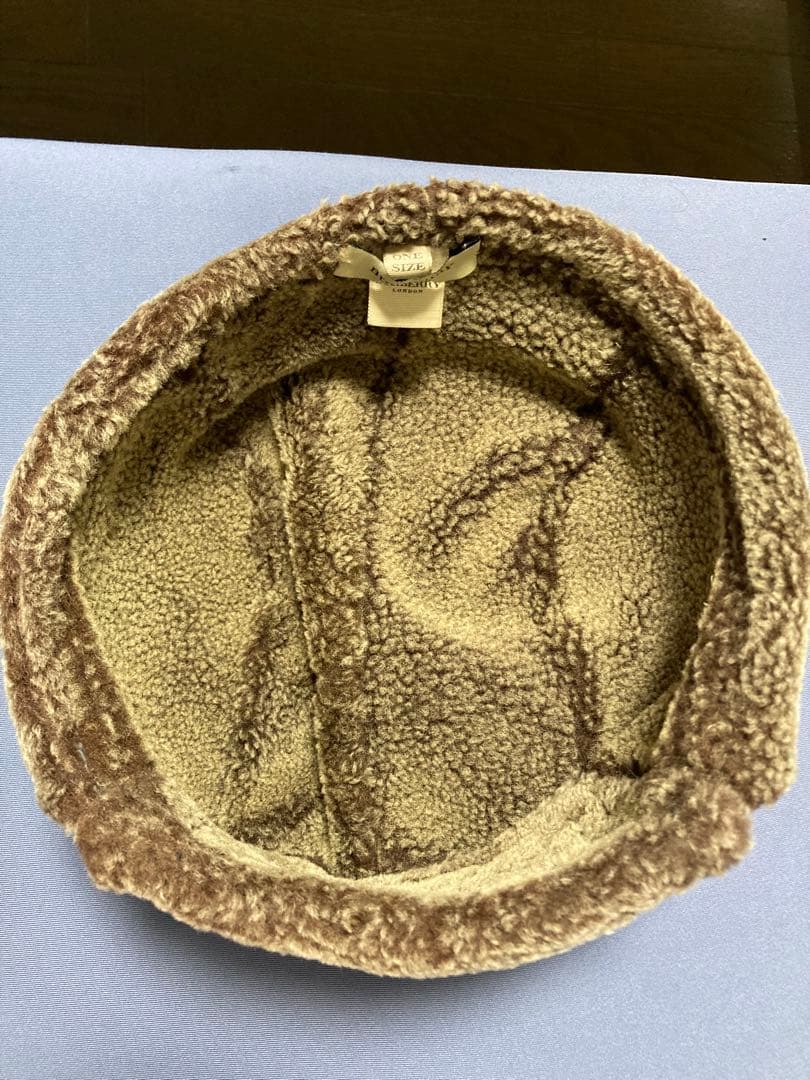 【BURBERRY】バーバリー　エスキモー型　イタリア　帽子　大人　皮 冬