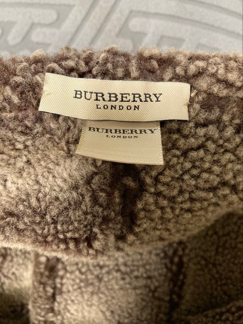【BURBERRY】バーバリー　エスキモー型　イタリア　帽子　大人　皮 冬