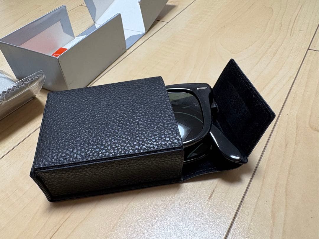 Ray-Ban ブラックサングラス ケース付き