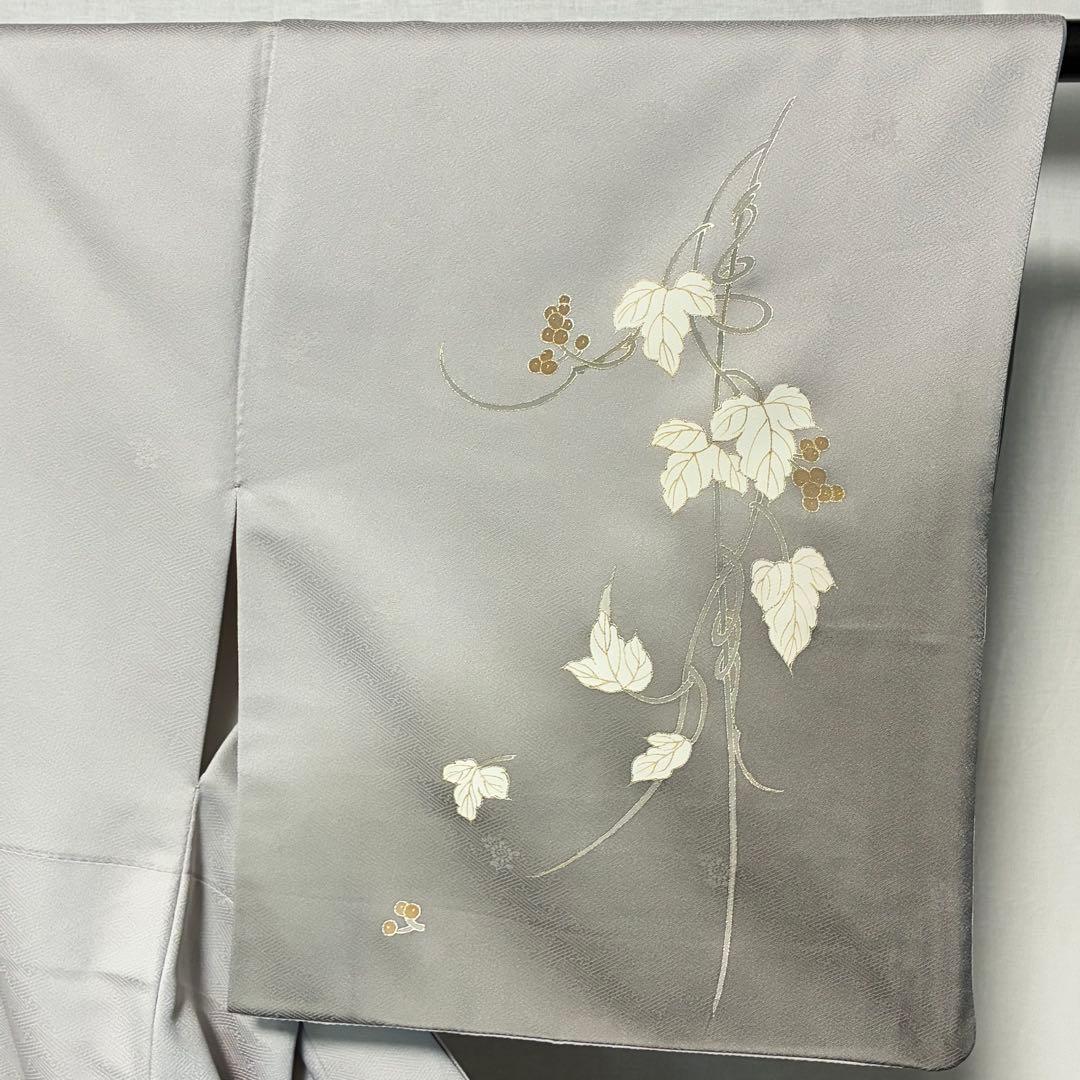 D212 訪問着　蔦の葉　グレー　一つ紋　正絹　着物　袷　極美品