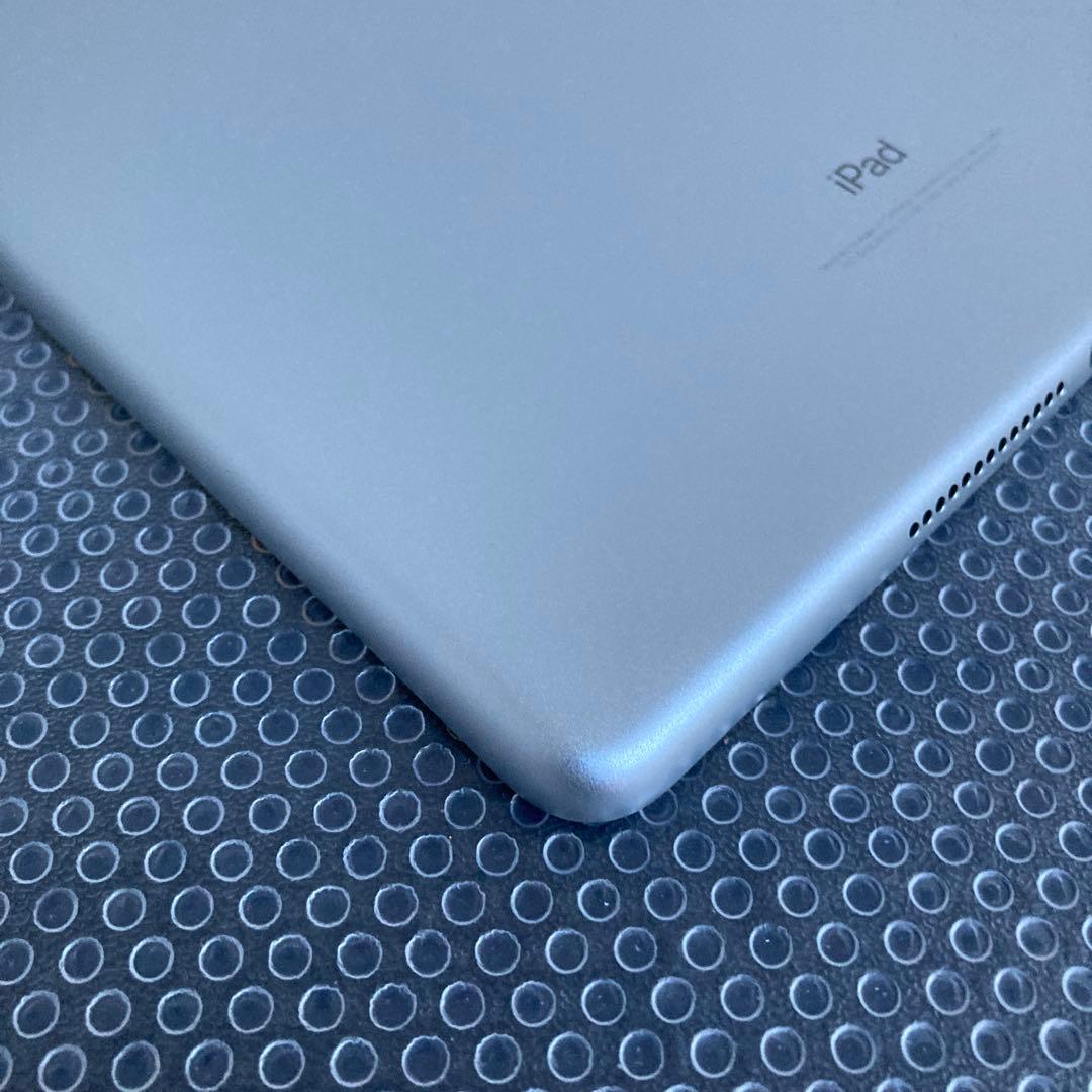 4001 極美品新品級☆iPad5 第5世代 32GB WIFIモデル☆