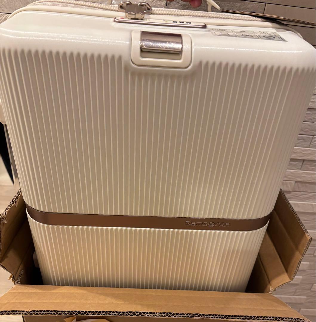 新品未使用⭐︎Samsonite キャリーケースミンタースピナー55