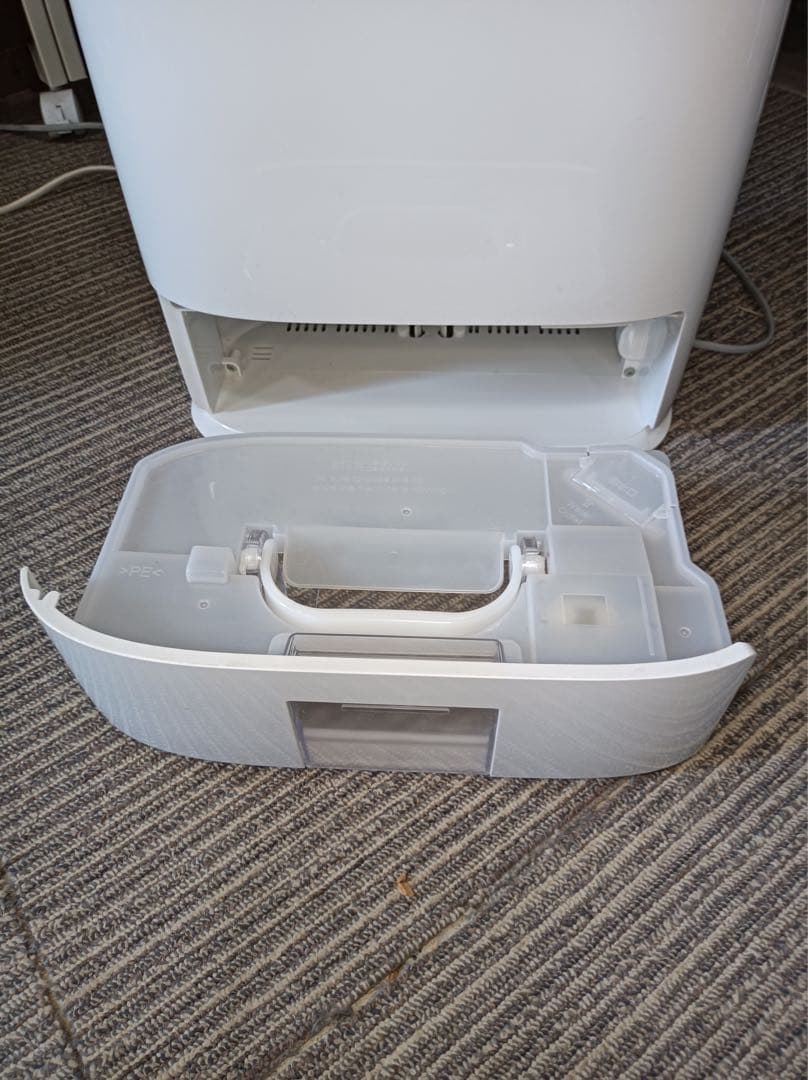 八5147【Panasonic】2018年製　衣類乾燥除湿機 F-YZR60