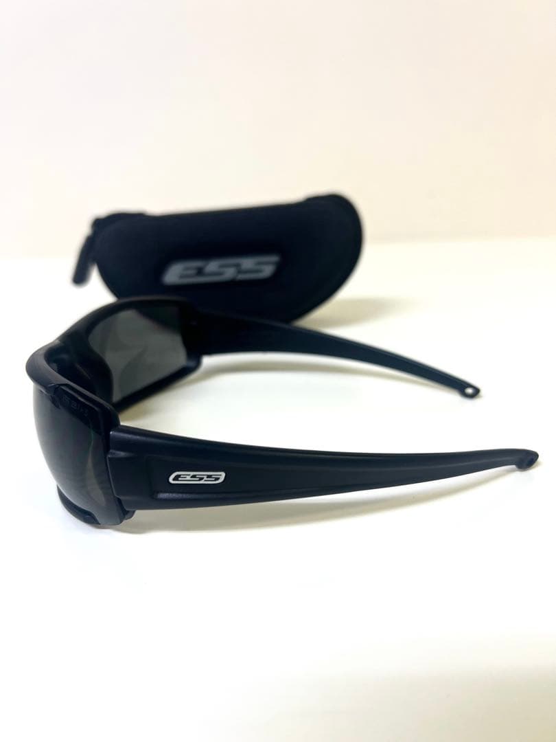 ESS スポーツサングラス ブラック