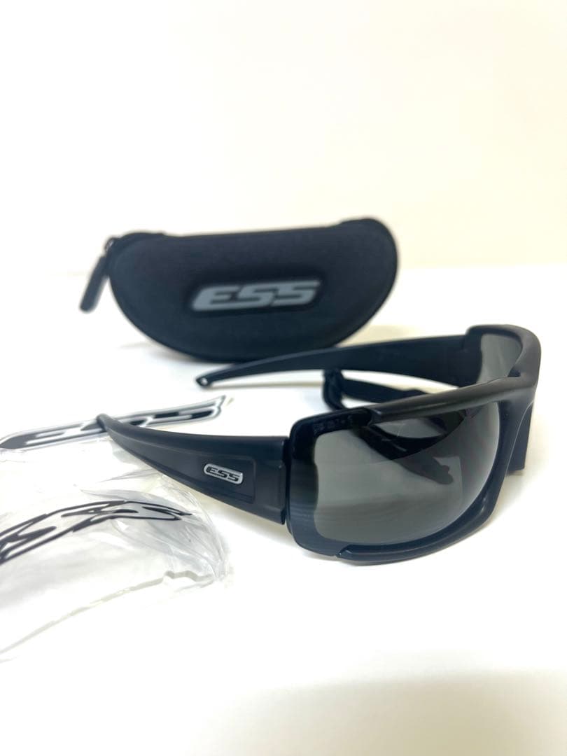 ESS スポーツサングラス ブラック