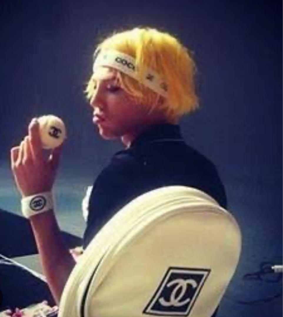 CHANEL ヘアバンド　リストバンド　Gドラゴン着用