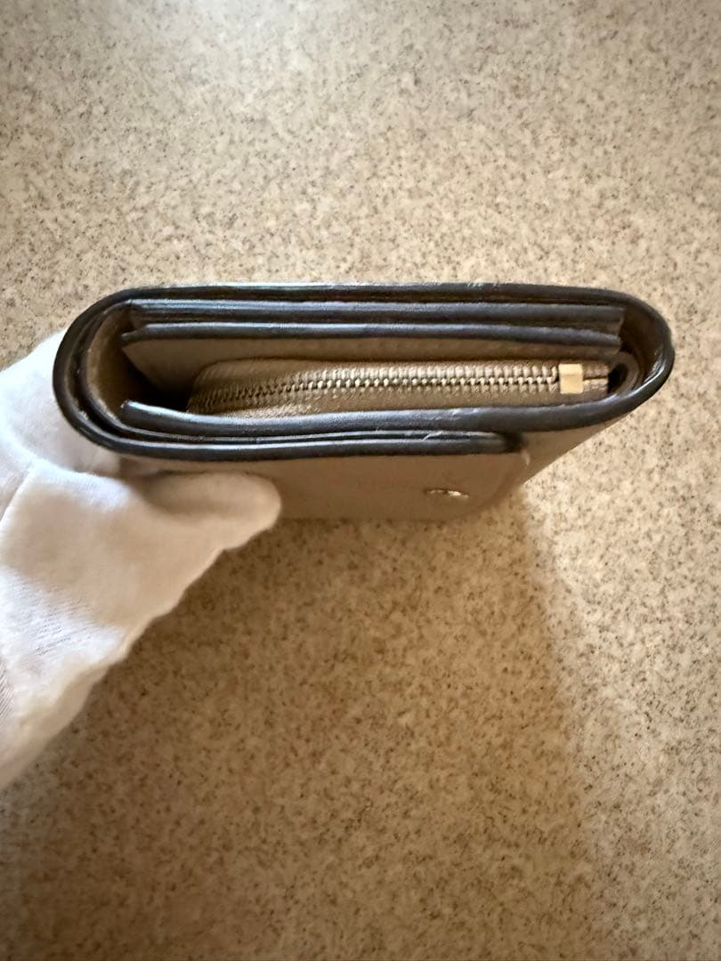 にこ美品ルイヴィトン　ポルトフォイユ　イリスコンパクトマヒナ　二つ折り財布