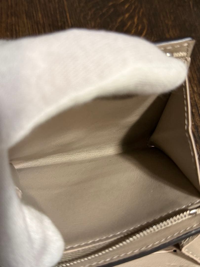 にこ美品ルイヴィトン　ポルトフォイユ　イリスコンパクトマヒナ　二つ折り財布