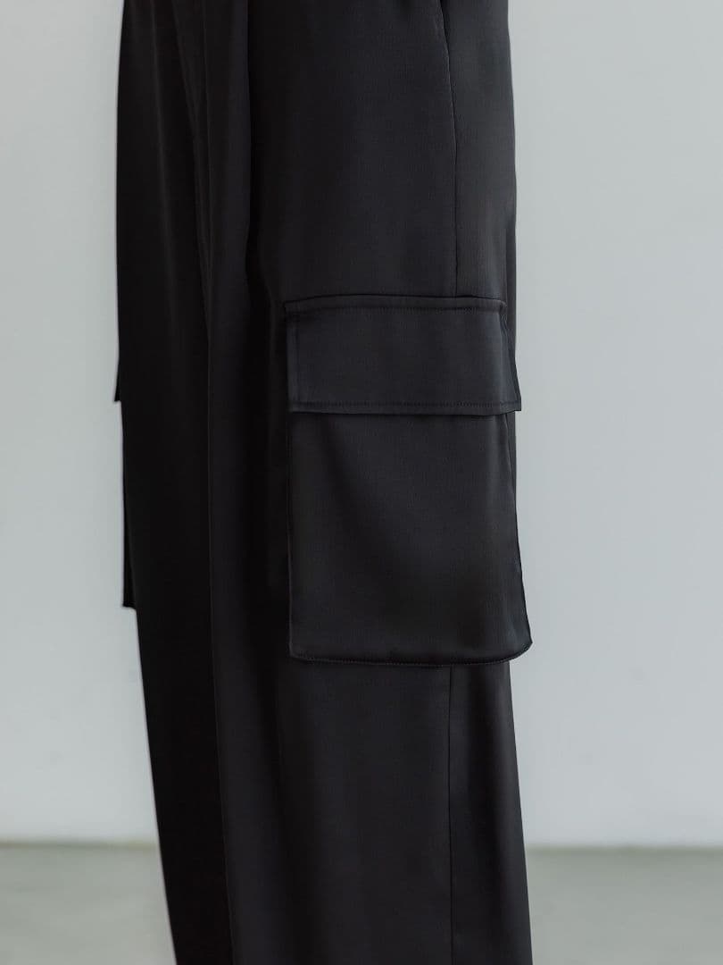 crewre クルーレ　マットサテンカーゴパンツ　サイズ1