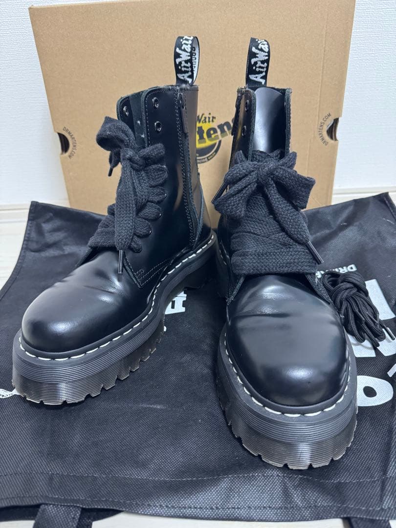 Dr. Martens 厚底8ホール Jadon 日本限定　ホワイトステッチ
