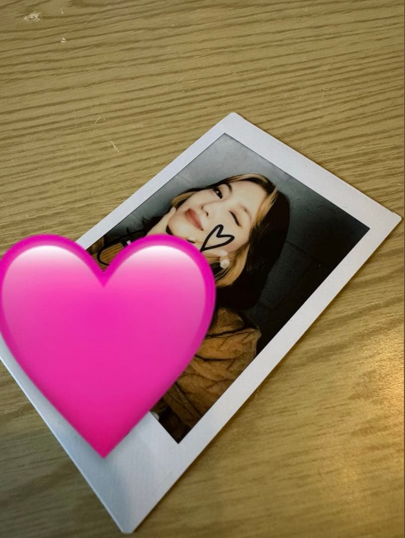 TWICE モモ　直筆サイン　ポラロイド　ポラ　チェキ　doughnut