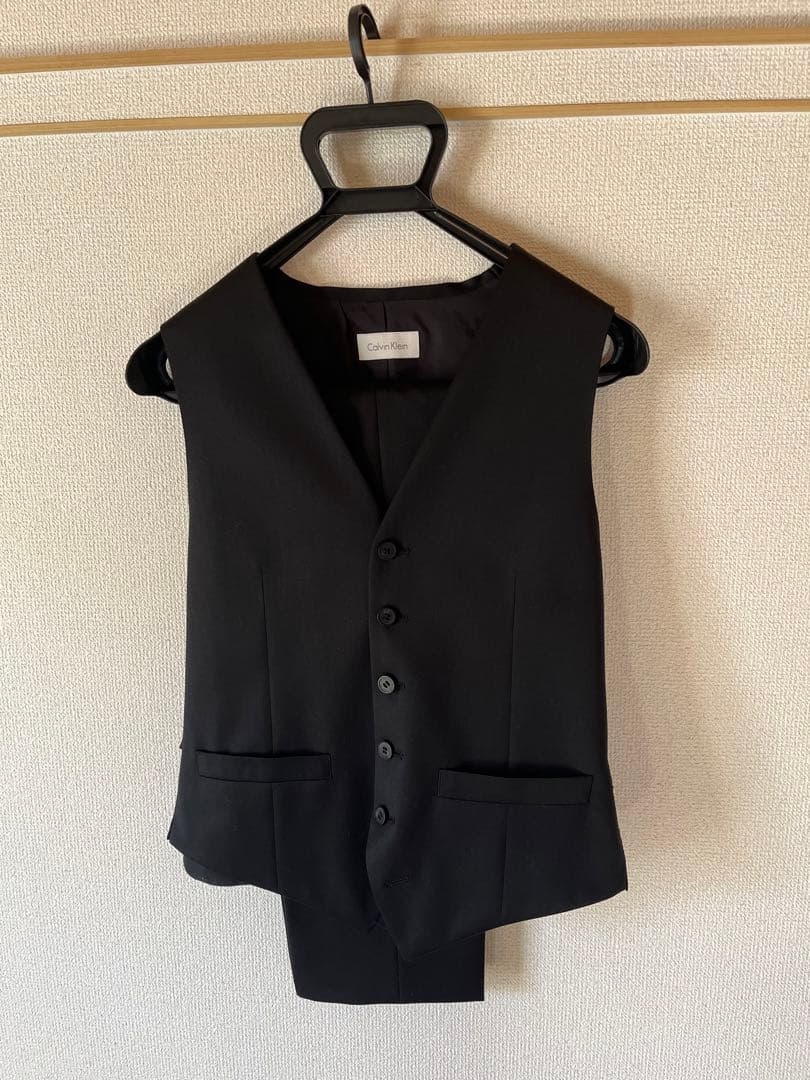   ブラック スリーピーススーツ