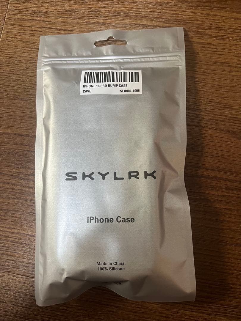 skylrk iPhone 16pro ケース　ブラック