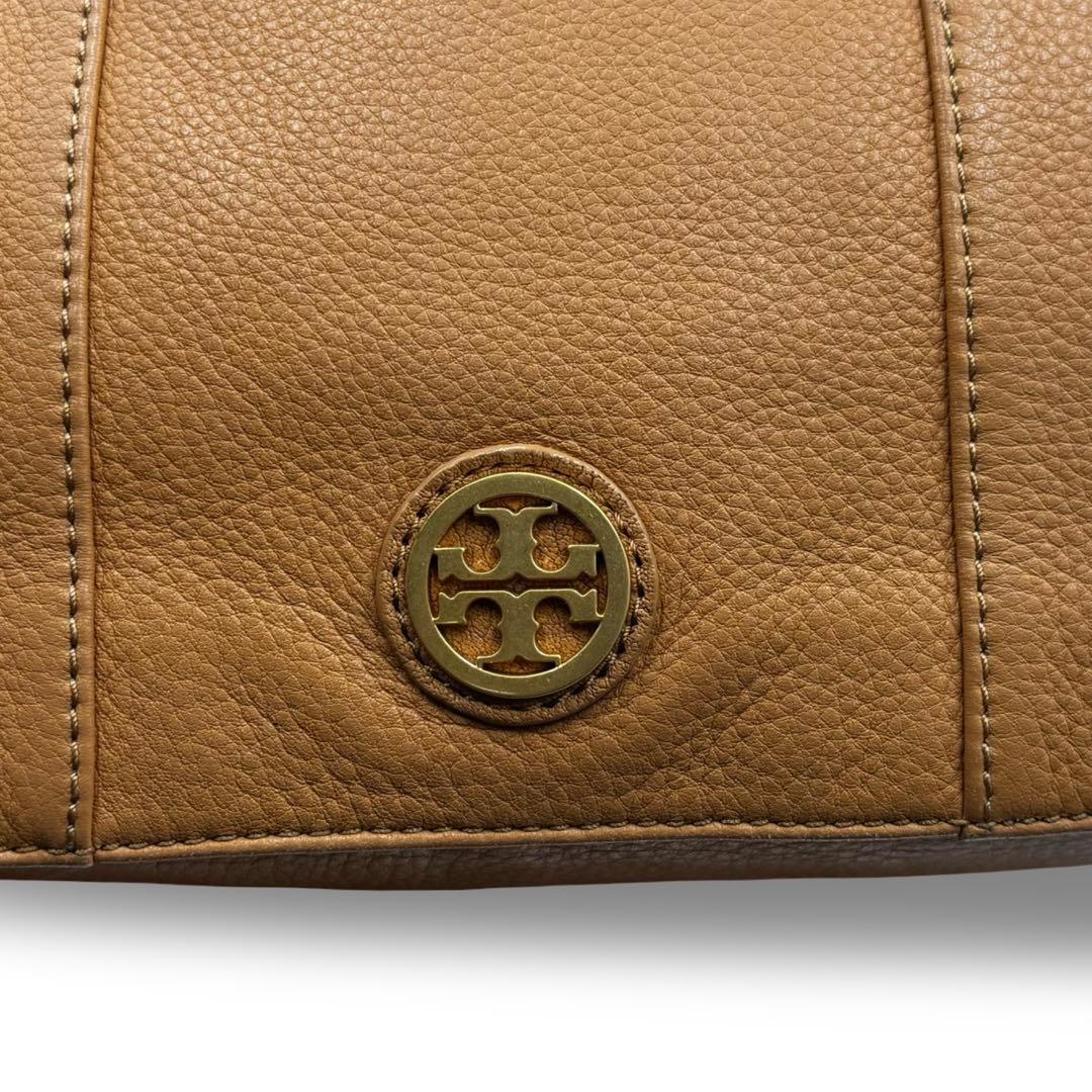 【良品】トリーバーチ　チェーンショルダーバッグ　レザー　ロゴ金具　肩掛け　大容量