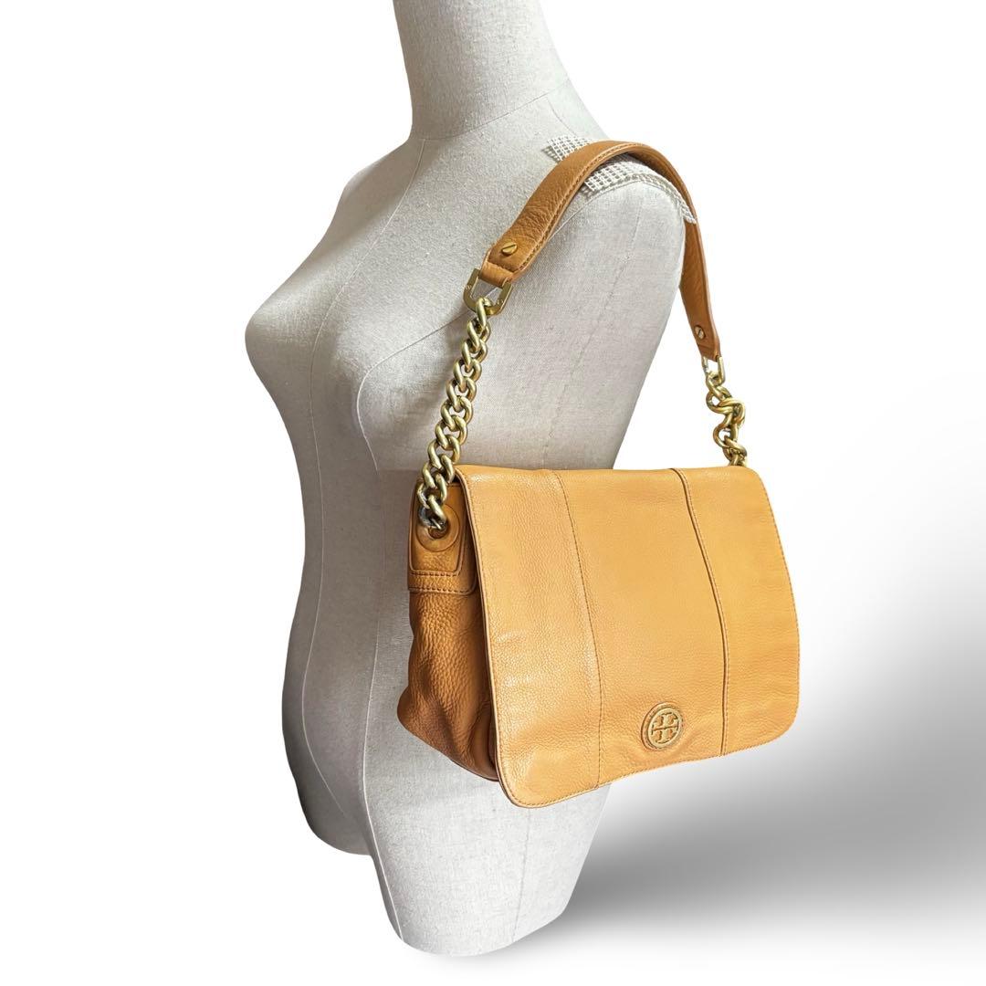 【良品】トリーバーチ　チェーンショルダーバッグ　レザー　ロゴ金具　肩掛け　大容量