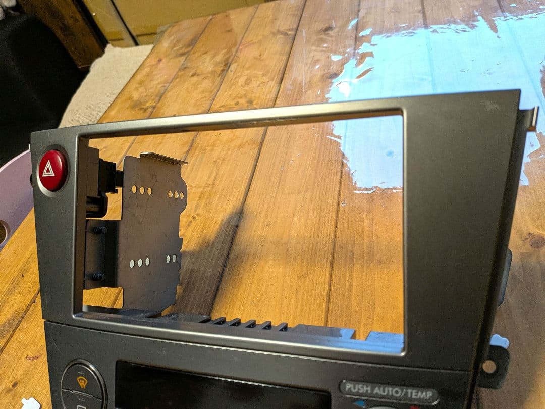 【送料込!!】スバル レガシィ（BP/BL）7型オーディオパネル 絶版品