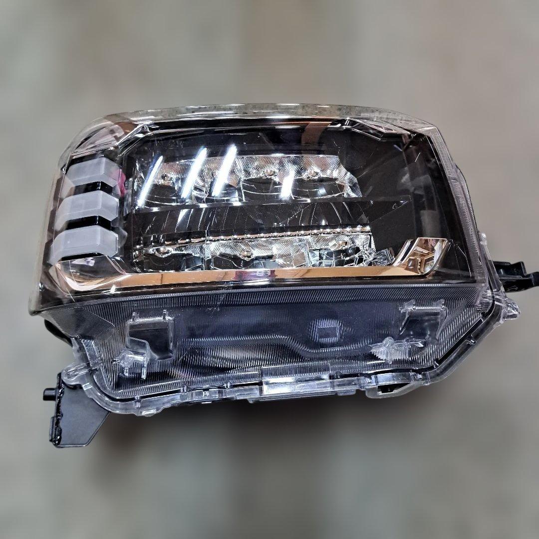 専用タフト右ヘッドライト