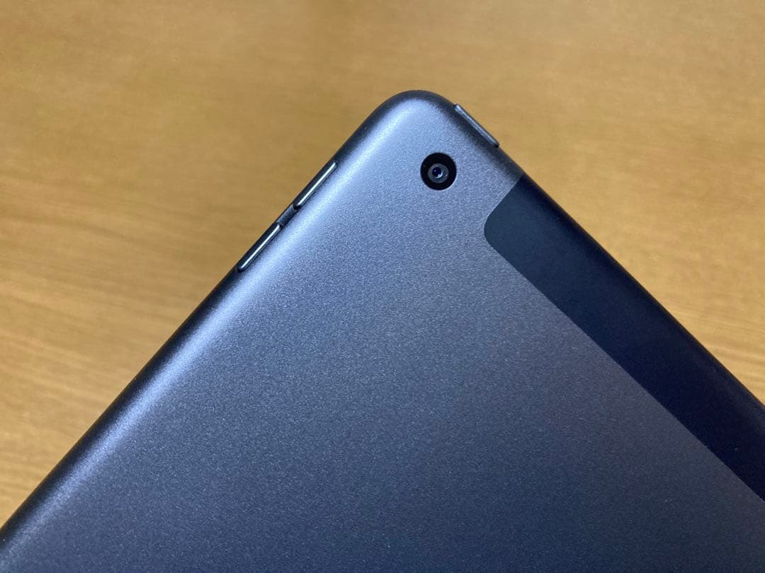 美品 iPad 第8世代 32GB WI-fi+Cellular グレー