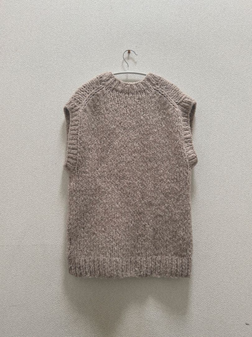【Whim Gazette／ウィムガゼット】ハンドニットVプルオーバー