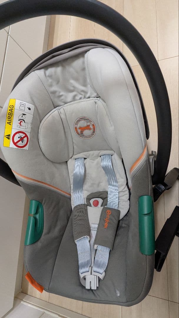 t*u様 激安　cybex エイトンS2i-Sizeベビーシート、カーシートアダ