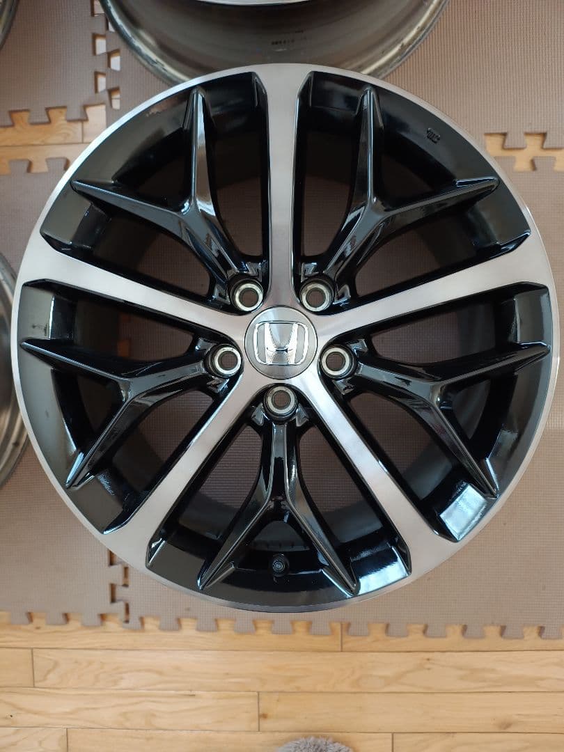 ​【極美品】シビック ハッチバック FK7 後期 純正ホイール 18インチ 4本