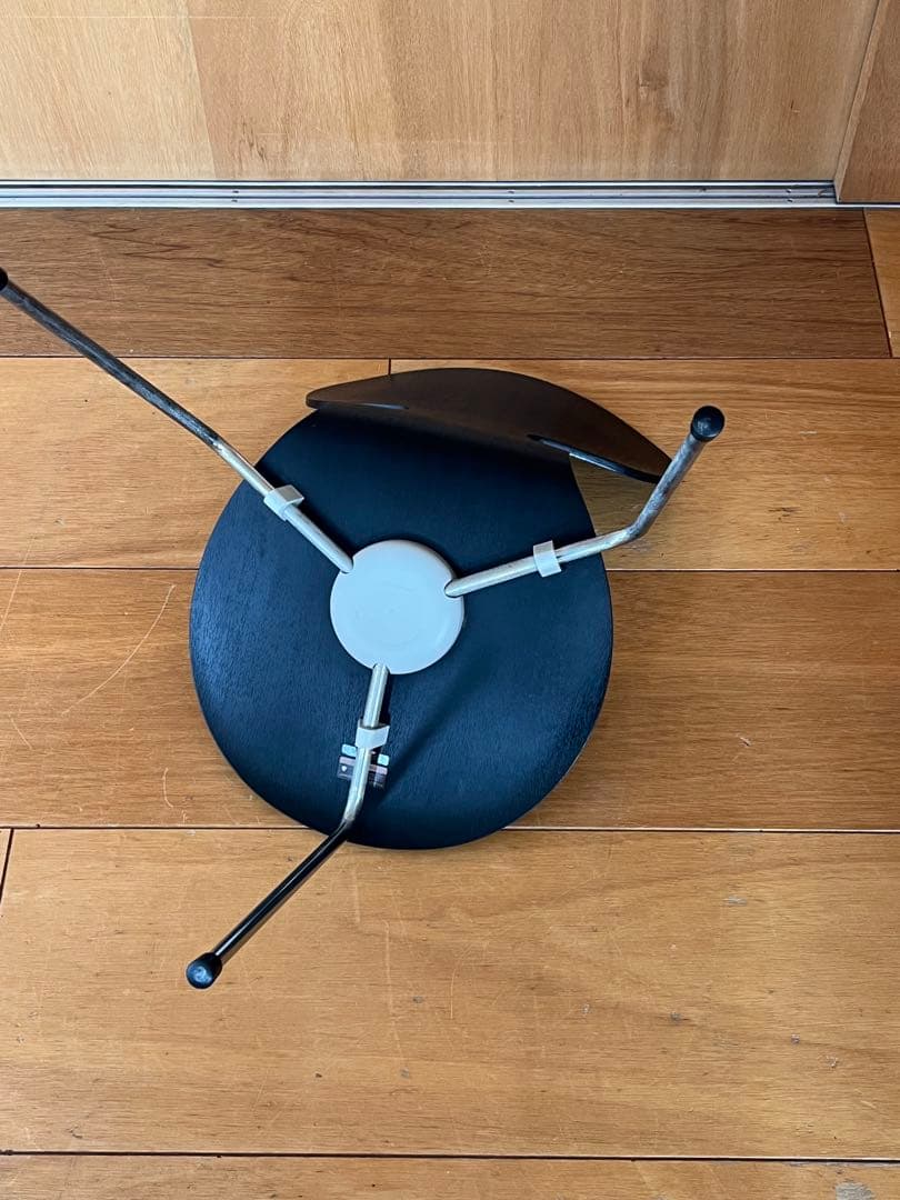 mi アルネ・ヤコブセン ヴィンテージ 3本脚 アントチェア