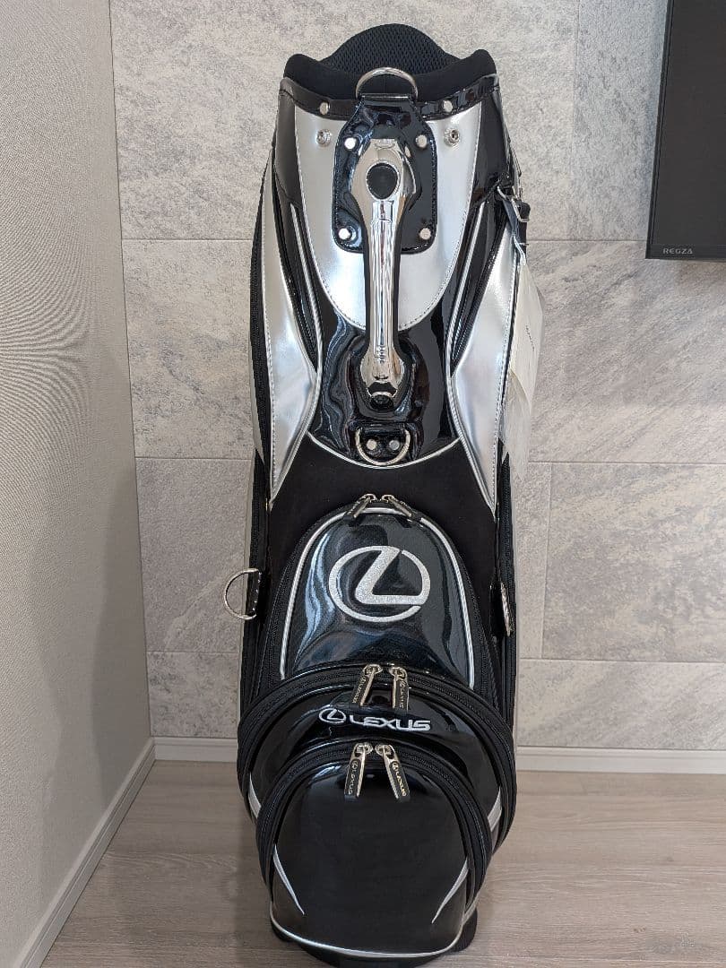 ☆非売品☆　レクサス ゴルフバッグ・キャディバッグ(ゴルフボールおまけ付き)