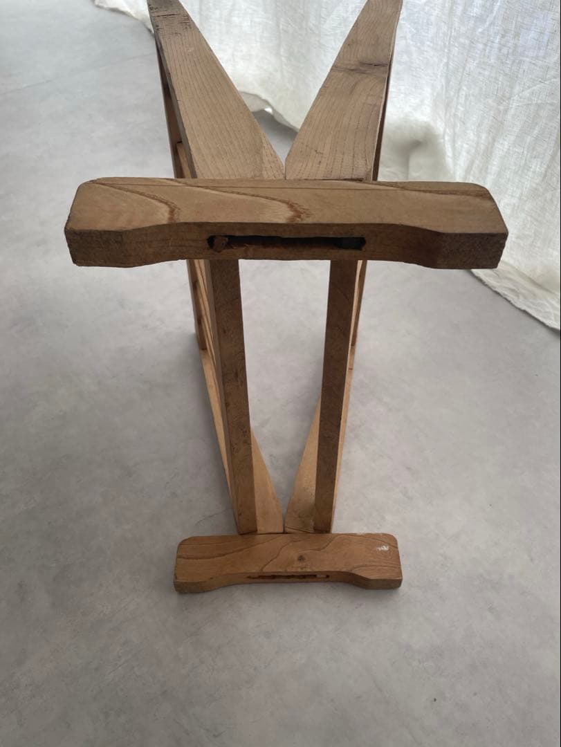 アンティークの荷物置き