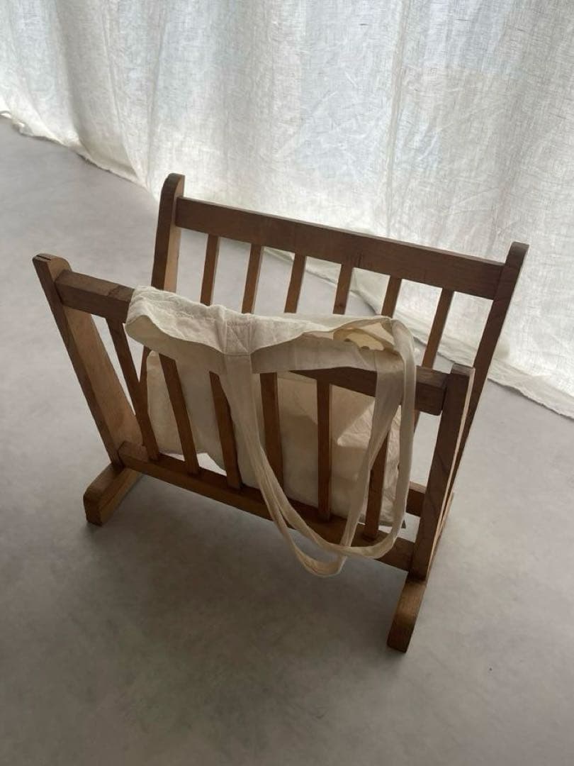 アンティークの荷物置き