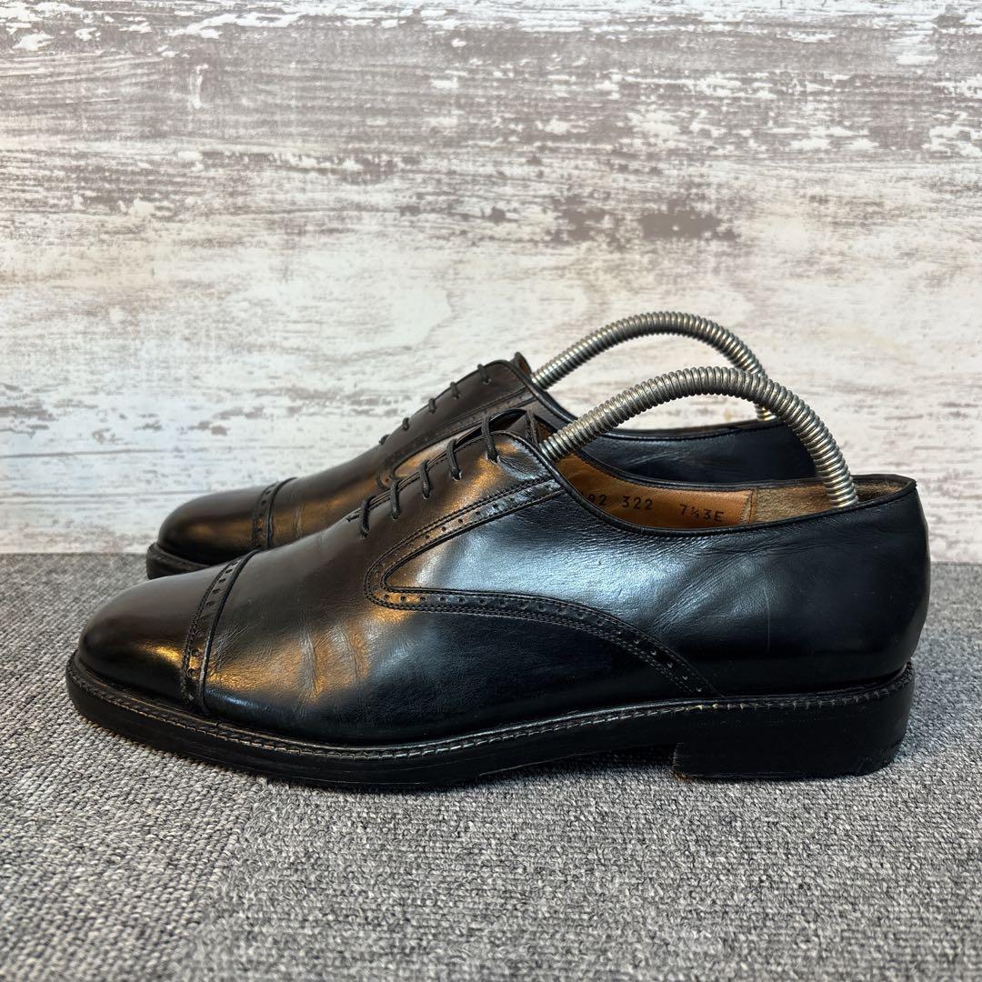 サルバトーレフェラガモ レザーシューズ ストレートチップ 黒 7.5