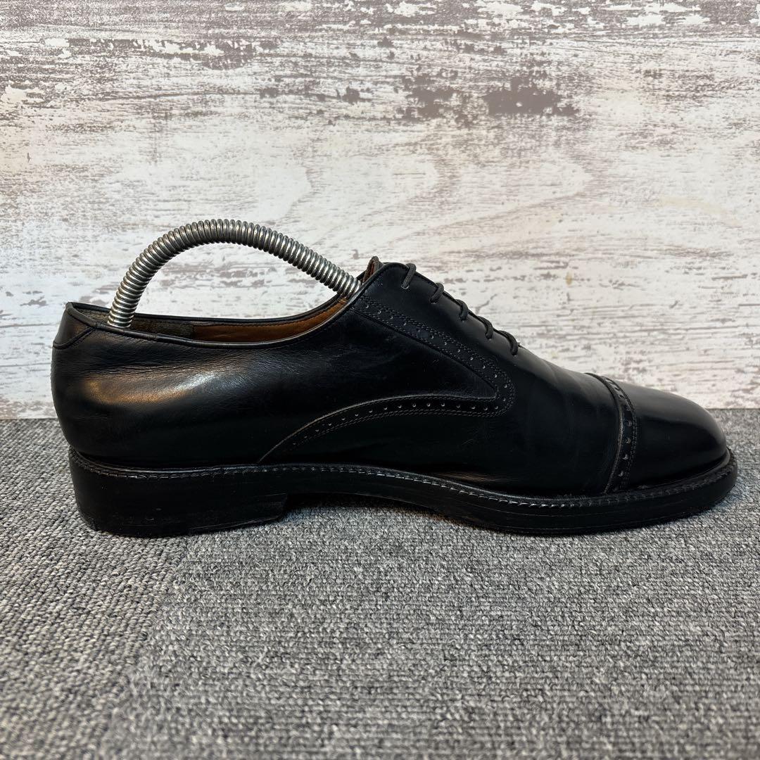 サルバトーレフェラガモ レザーシューズ ストレートチップ 黒 7.5