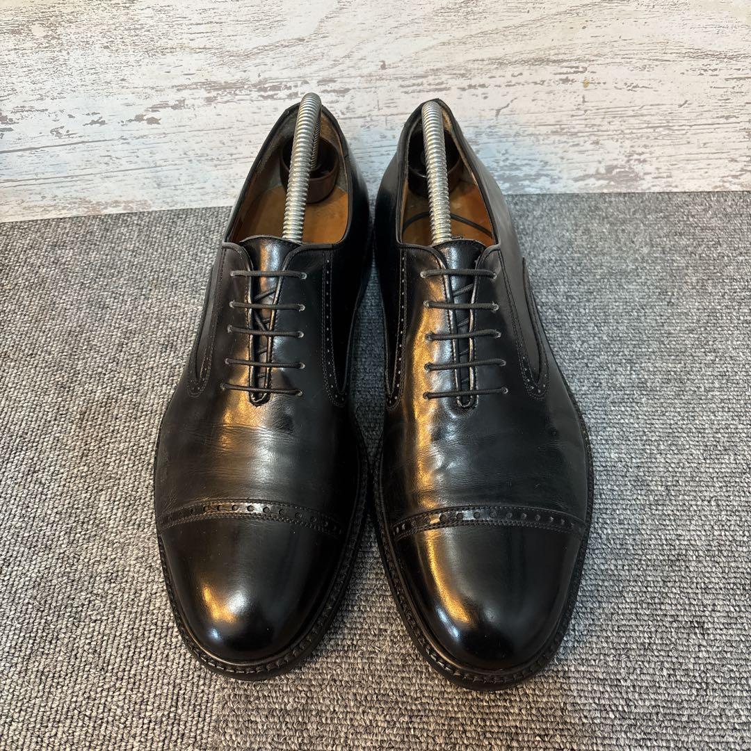 サルバトーレフェラガモ レザーシューズ ストレートチップ 黒 7.5