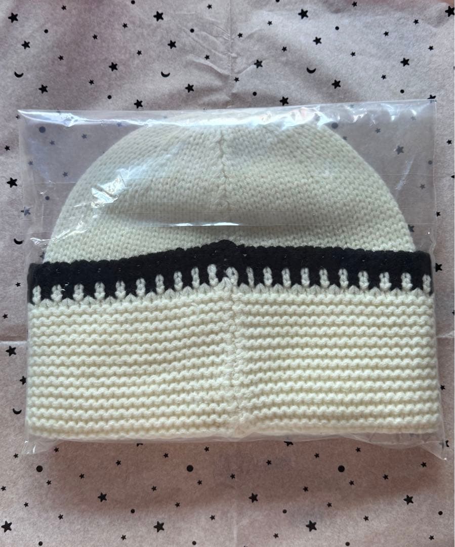 CHANEL ニット帽 ホワイト　かわいい帽子　ロゴ刺繍　白帽子chanel