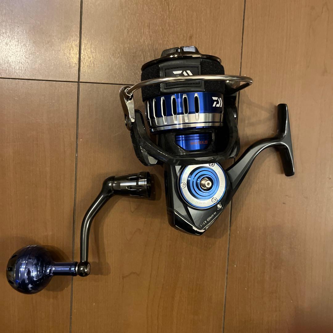 【新品未使用】DAIWA SALTIGA 5000H スピニングリールPEライン