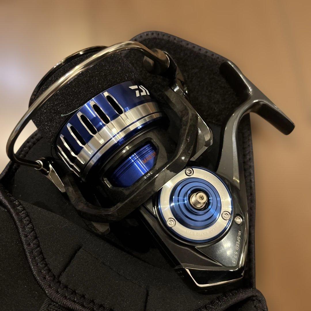 【新品未使用】DAIWA SALTIGA 5000H スピニングリールPEライン