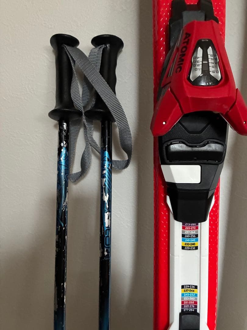 ATOMIC スキー板 赤/白 バインディング付き