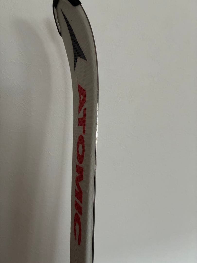 ATOMIC スキー板 赤/白 バインディング付き