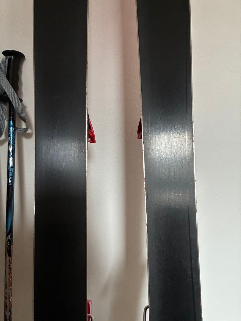 ATOMIC スキー板 赤/白 バインディング付き