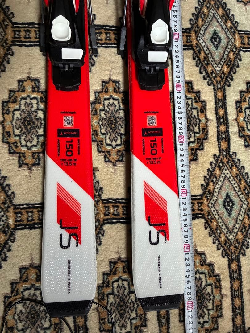 ATOMIC スキー板 赤/白 バインディング付き