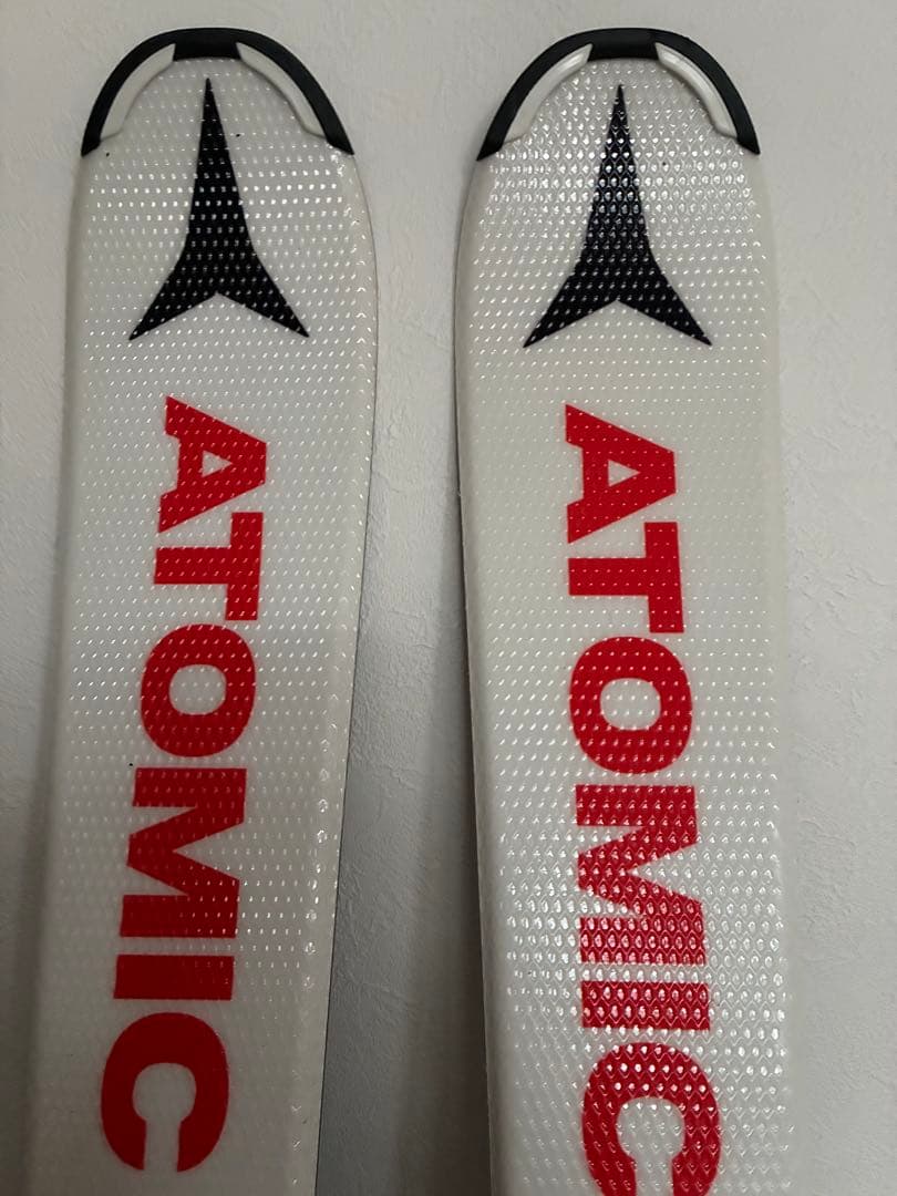 ATOMIC スキー板 赤/白 バインディング付き